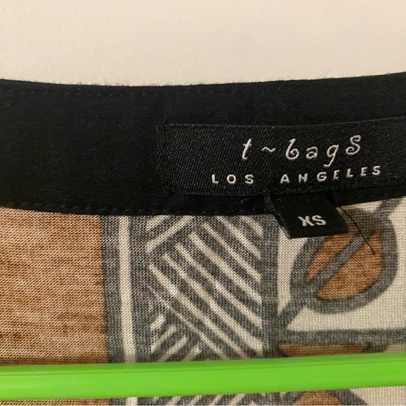 Women’s dress - Picture 3 of 3